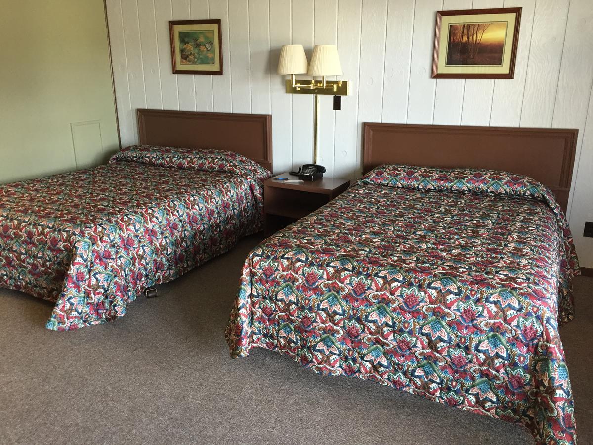 Colonial Hotel-Motel Buckhannon Экстерьер фото